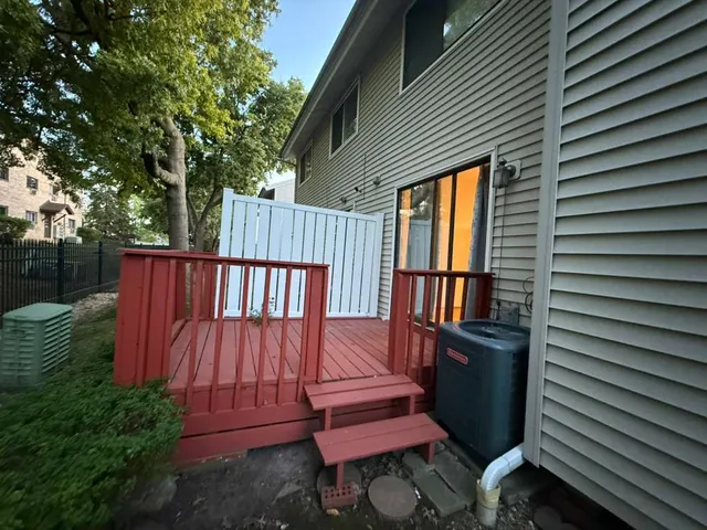 $2,575 | 1410 Whispering Springs Circle, Palatine, IL 60074