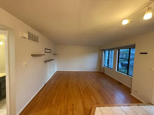 $2,575 | 1410 Whispering Springs Circle, Palatine, IL 60074