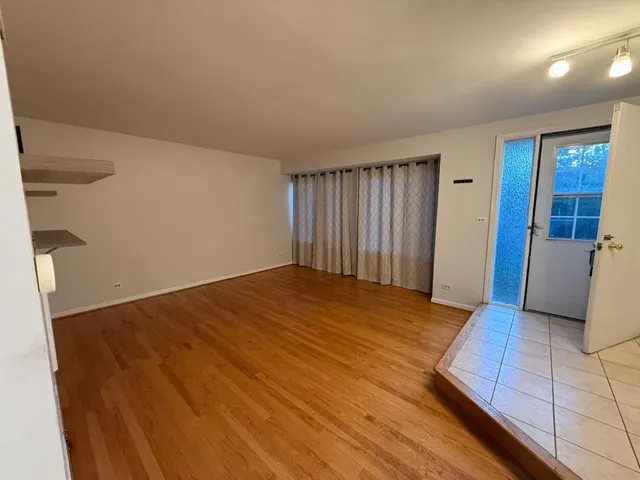 $2,575 | 1410 Whispering Springs Circle, Palatine, IL 60074