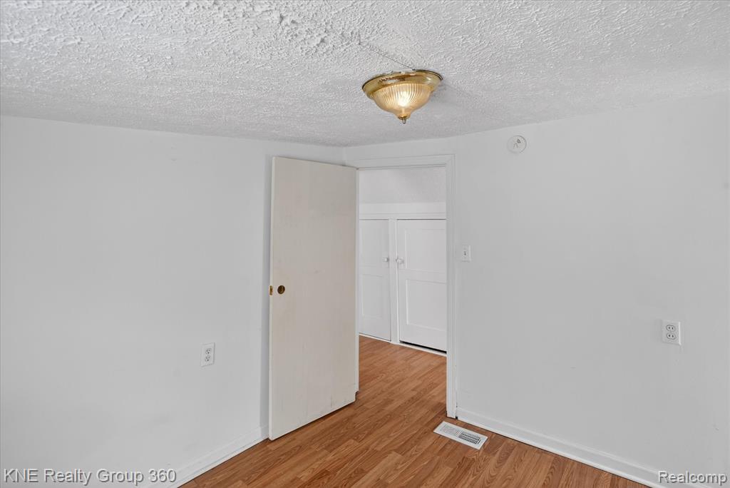 4928 Hughes Road Lansing, MI 48910 - Photo 26 of 35