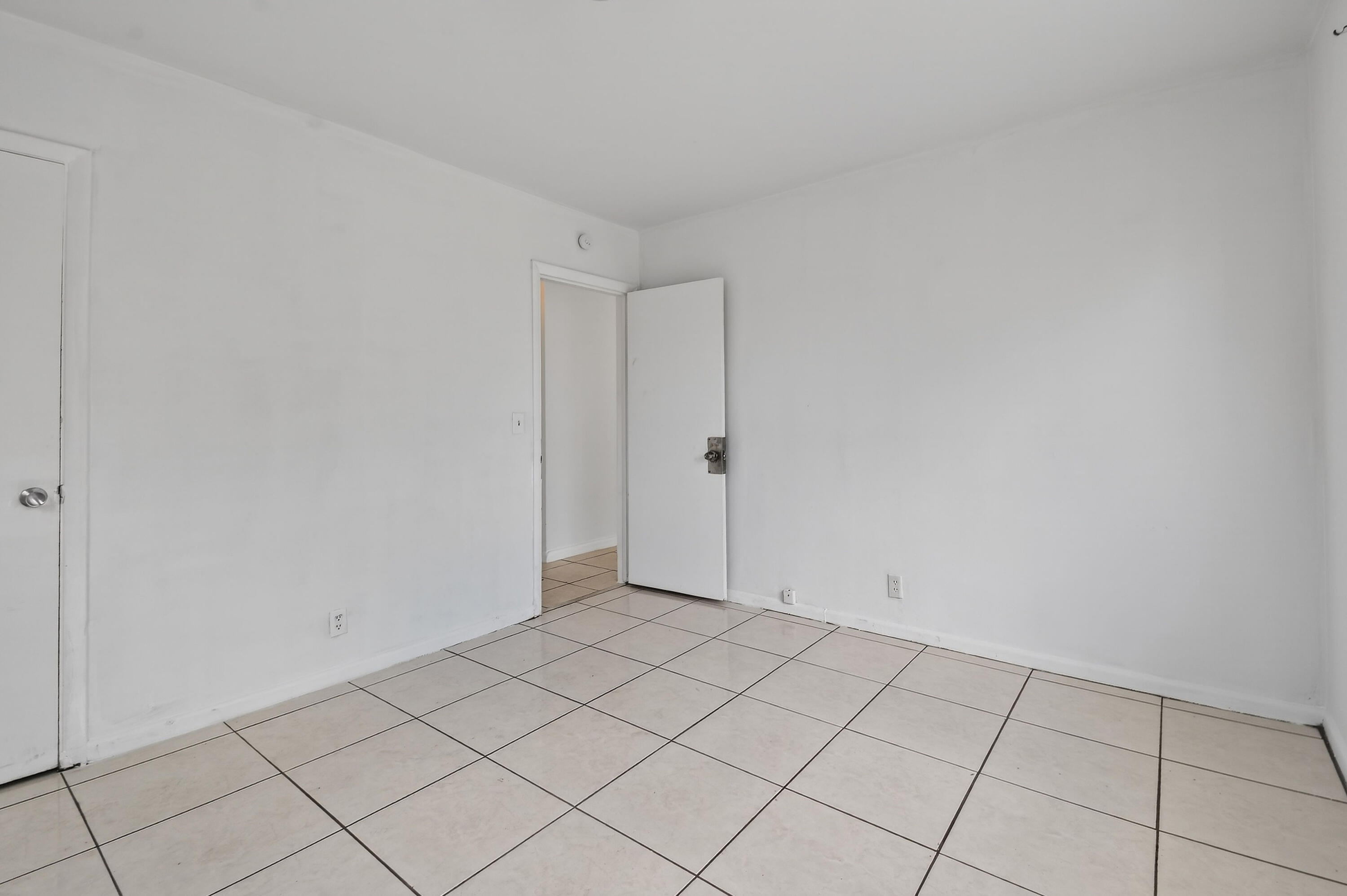 1172 West 34th Street, Unit 1 Riviera Beach, FL 33404 - Photo 10 of 17 1172W34thSt#2(17)