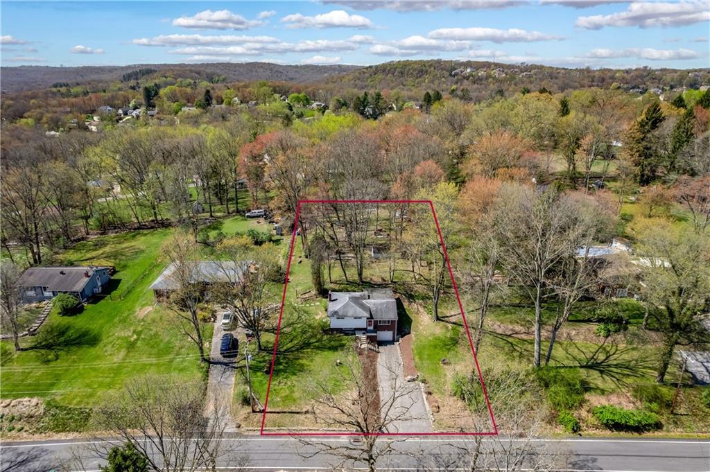 2448 Oakhill Road Gibsonia, PA 15044 - Photo 4 of 27 Gallery Image 4