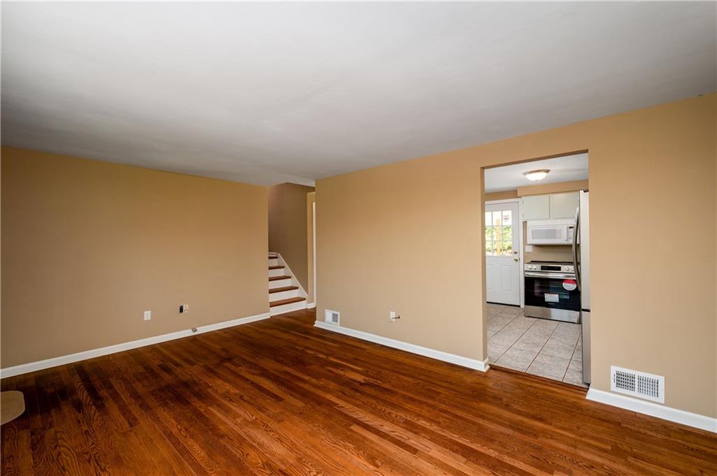 2448 Oakhill Road Gibsonia, PA 15044 - Photo 6 of 27 Gallery Image 6
