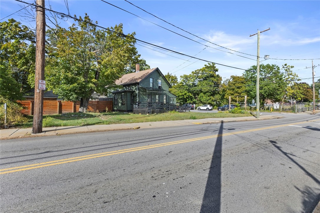533 Weeden Street Pawtucket, RI 02860 - Photo 3 of 20