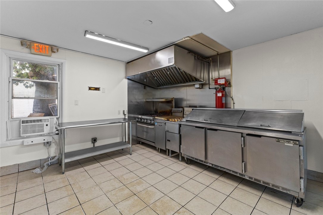 533 Weeden Street Pawtucket, RI 02860 - Photo 8 of 20