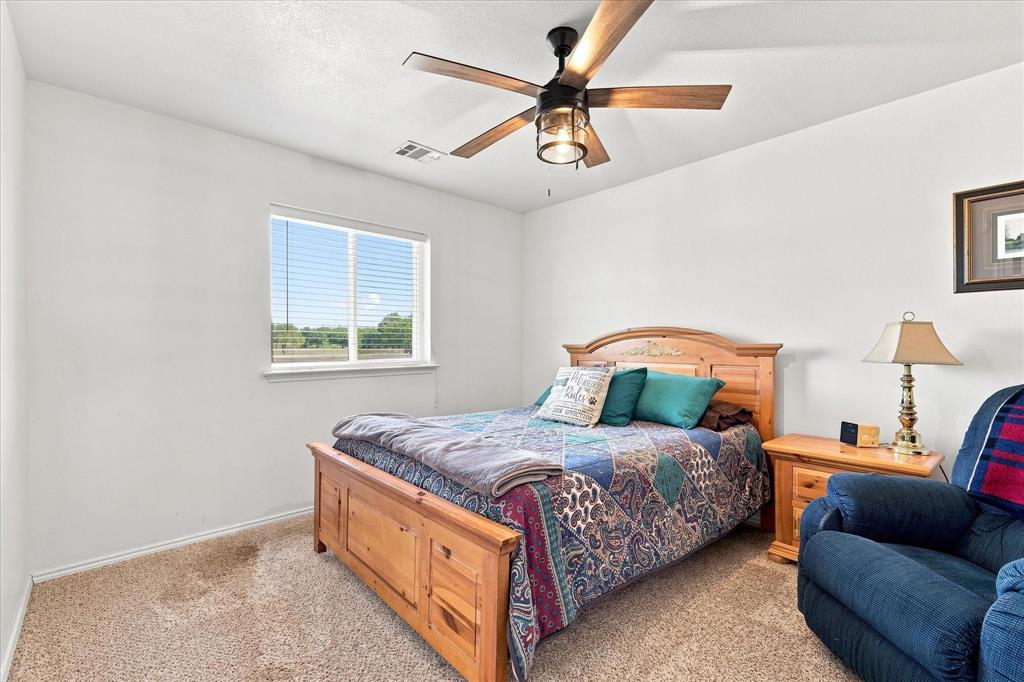 11555 Plainview Road Krum, TX 76249 - Photo 27 of 40 Gallery Image 27