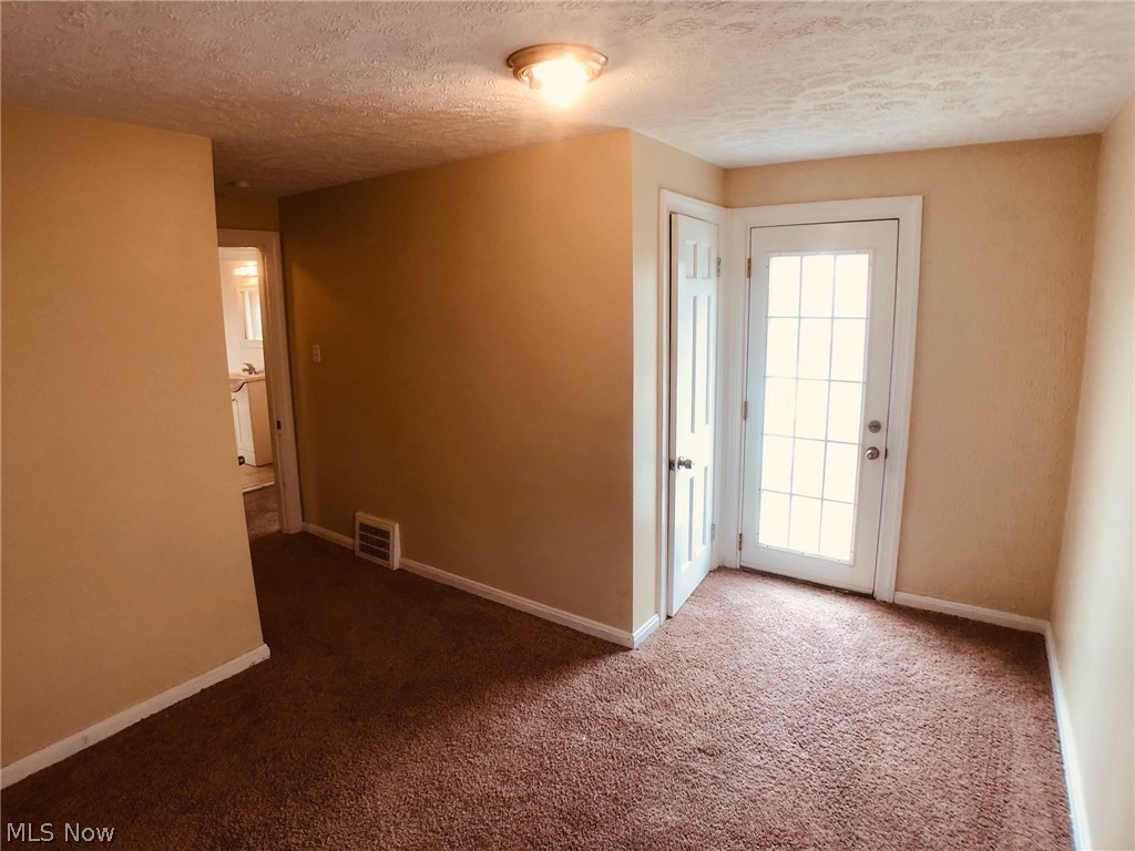 2092 Rossmoor Road Cleveland Heights, OH 44118 - Photo 15 of 25