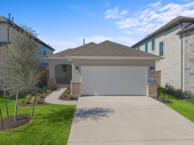 $2,075 | 212 Brandywine Road, Hutto, TX 78634