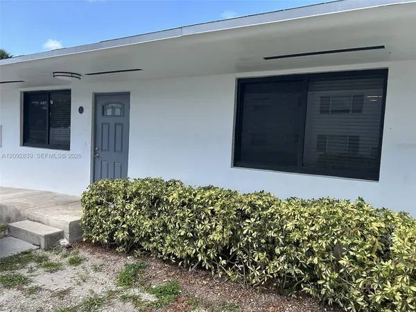$2,500 | 1590 Northeast 118th Street, Unit 1, Miami, FL 33161