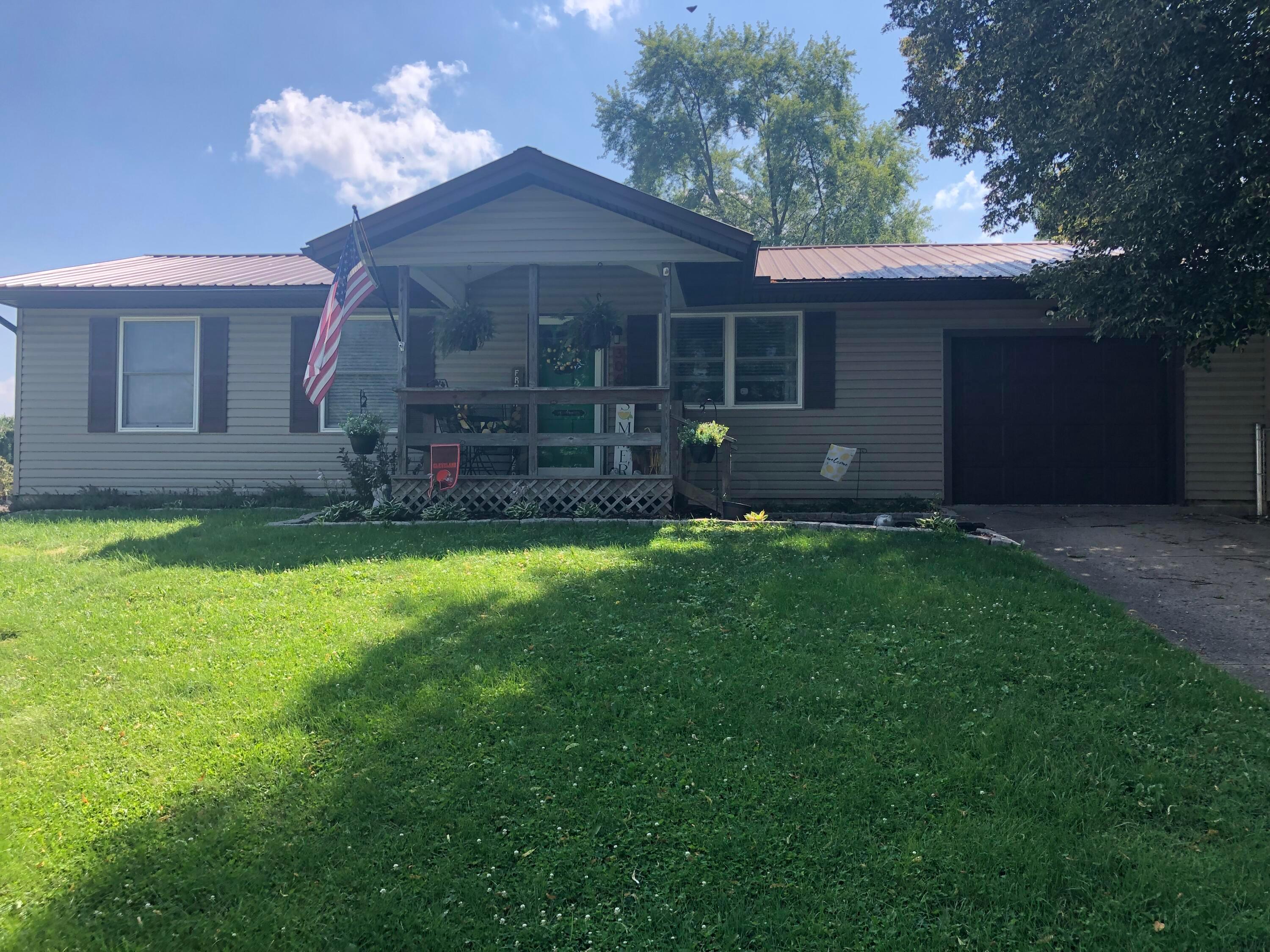 306 Ridgemere Way Lancaster, OH 43130 - Photo 1 of 37 IMG_1207