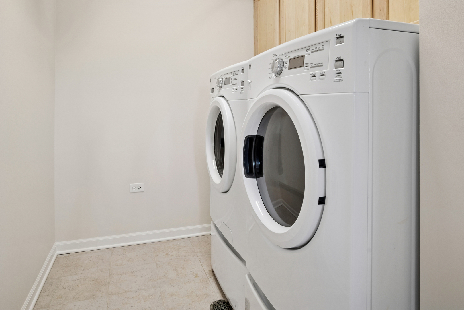 2220 Founders Drive, Unit 116 Northbrook, IL 60062 - Photo 2 of 8