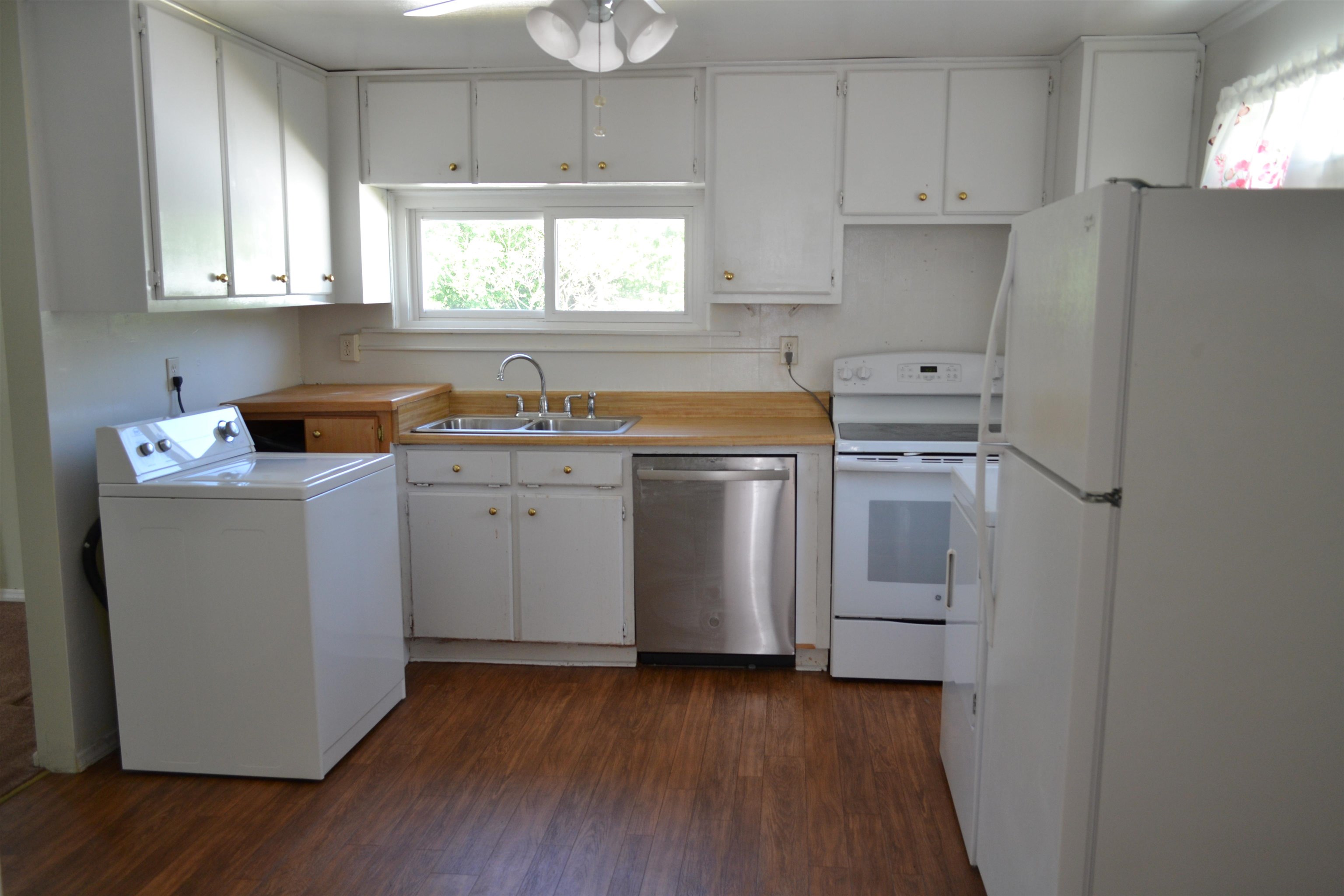 140 Bulman Road Roebuck, SC 29376 - Photo 2 of 24
