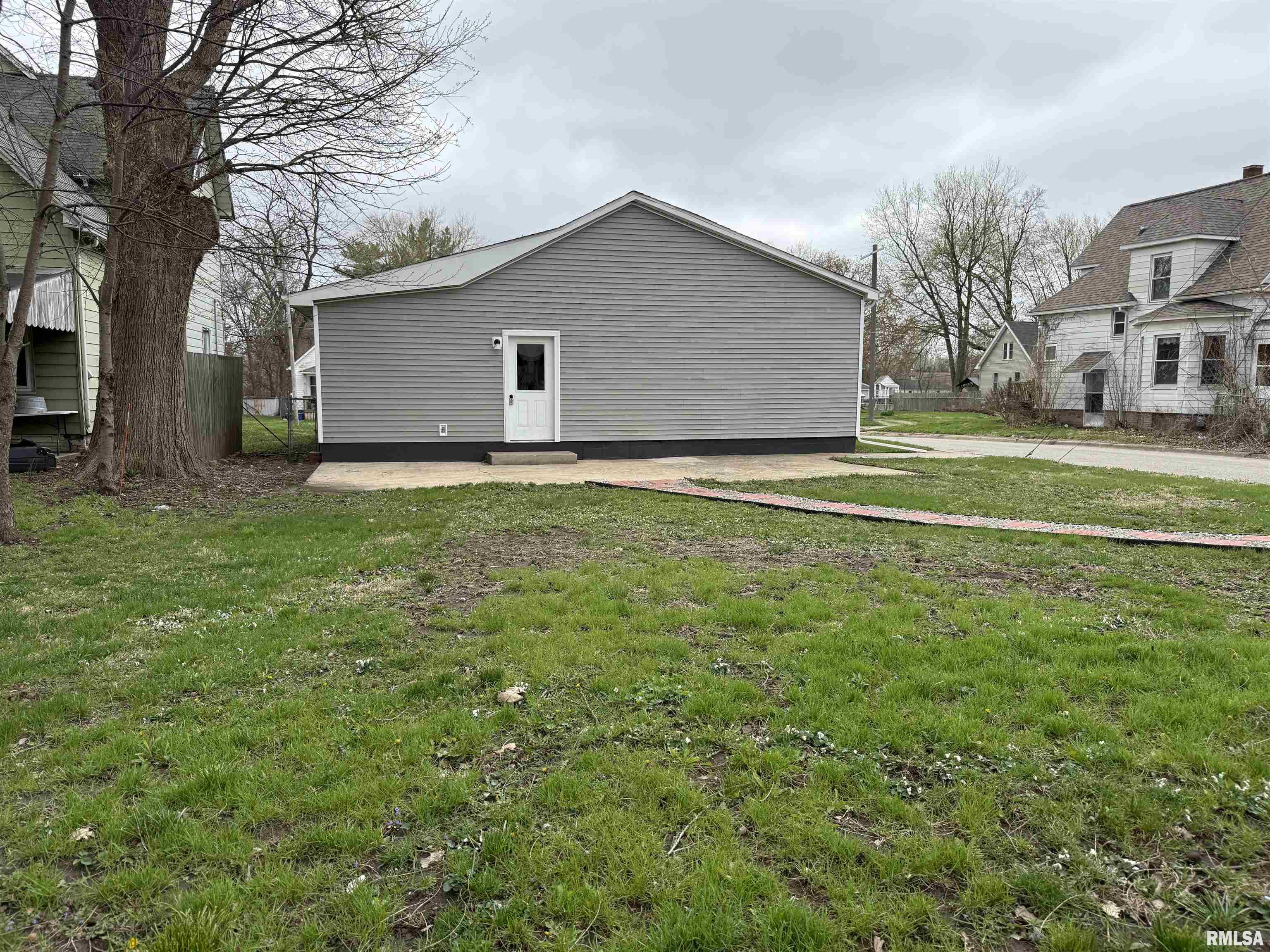 233 West Spruce Street Canton, IL 61520 - Photo 10 of 38