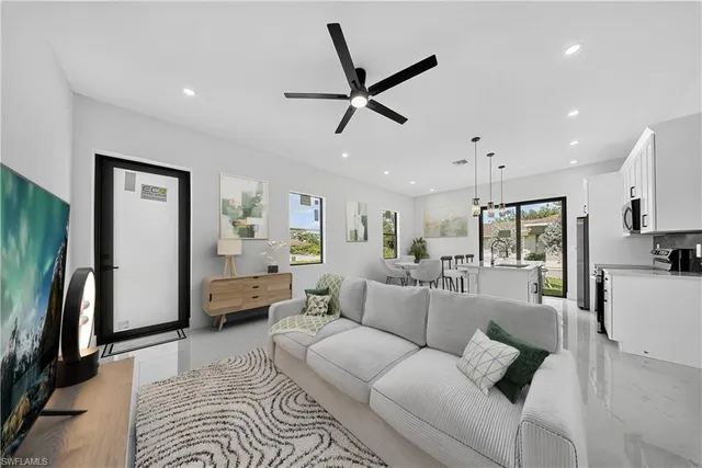 $264,000 | 4204 East 3rd Street, Lehigh Acres, FL 33936