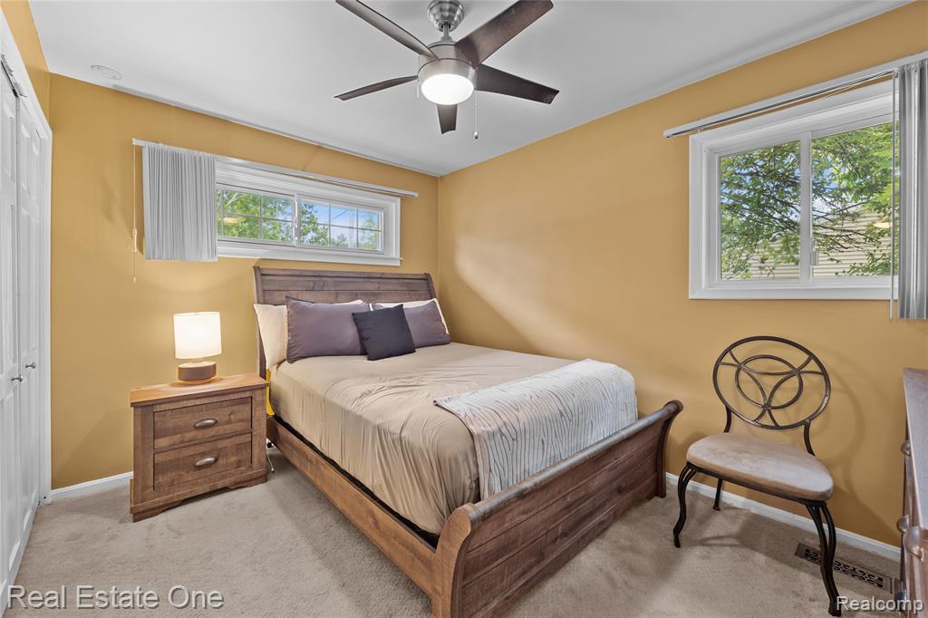 28257 New Castle Road Farmington Hills, MI 48331 - Photo 21 of 32