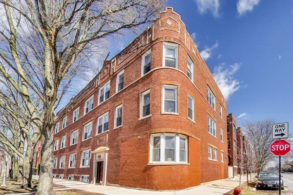$350,000 | 2601 North Hamlin Avenue, Unit 3, Chicago, IL 60647