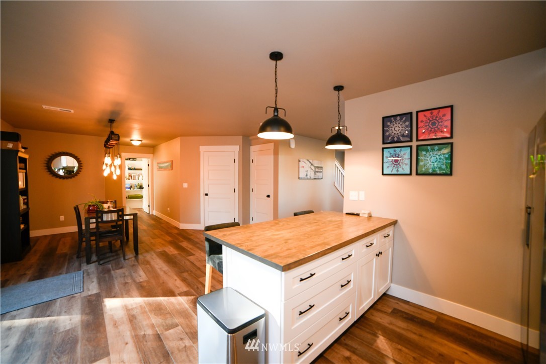 202 St Helens Way Winlock, WA 98596 - Photo 8 of 25 a kitchen with stove and cabinets