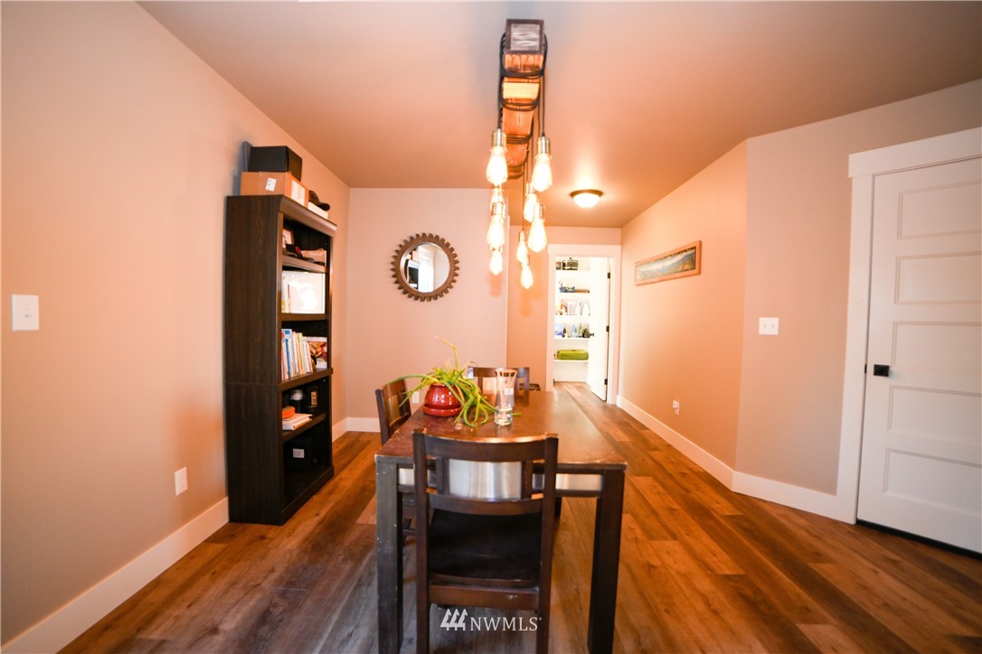 202 St Helens Way Winlock, WA 98596 - Photo 9 of 25 a view of a chairs and table in a room