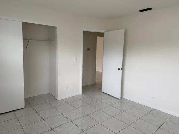 $2,700 | 3901 Harwood Street, West Palm Beach, FL 33403