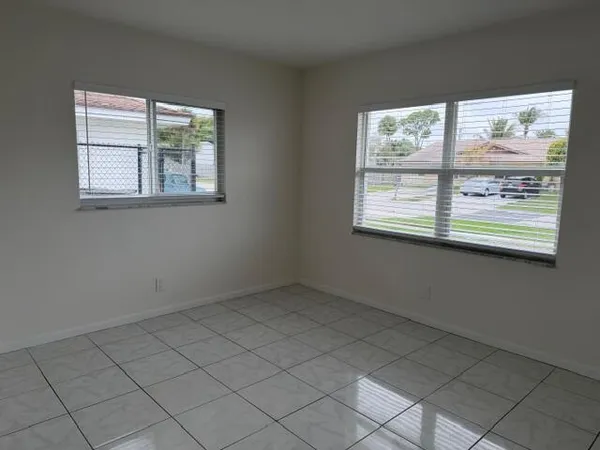 $2,700 | 3901 Harwood Street, West Palm Beach, FL 33403