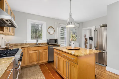$895,000 | 5 Conrad Court, Newport, RI 02840