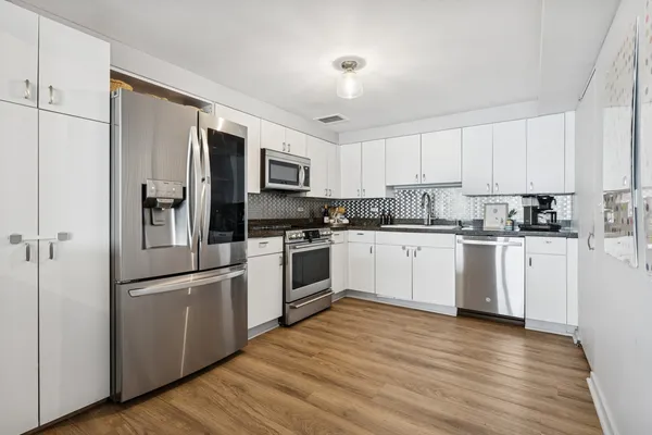 $675,000 | 175 East Delaware Place, Unit 8504, Chicago, IL 60611