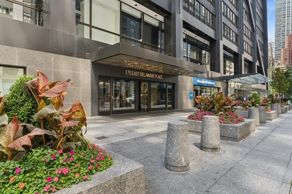$675,000 | 175 East Delaware Place, Unit 8504, Chicago, IL 60611