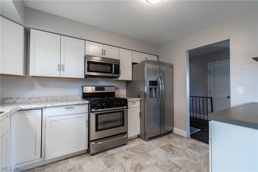 711 Spring Road Cleveland, OH 44109 - Photo 15 of 35 Gallery Image 15