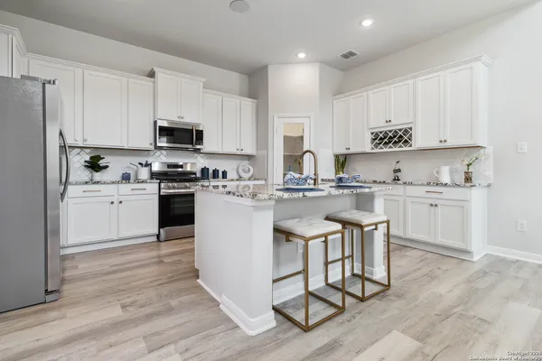 $384,617 | 8646 Eagle Hl Meadow, San Antonio, TX 78223