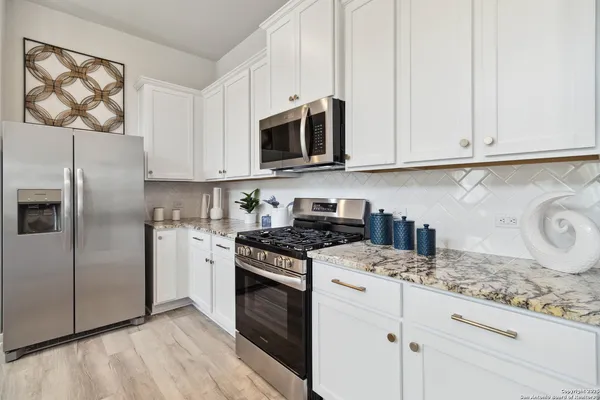 $384,617 | 8646 Eagle Hl Meadow, San Antonio, TX 78223