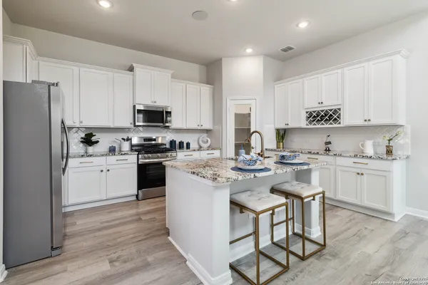 $384,617 | 8646 Eagle Hl Meadow, San Antonio, TX 78223