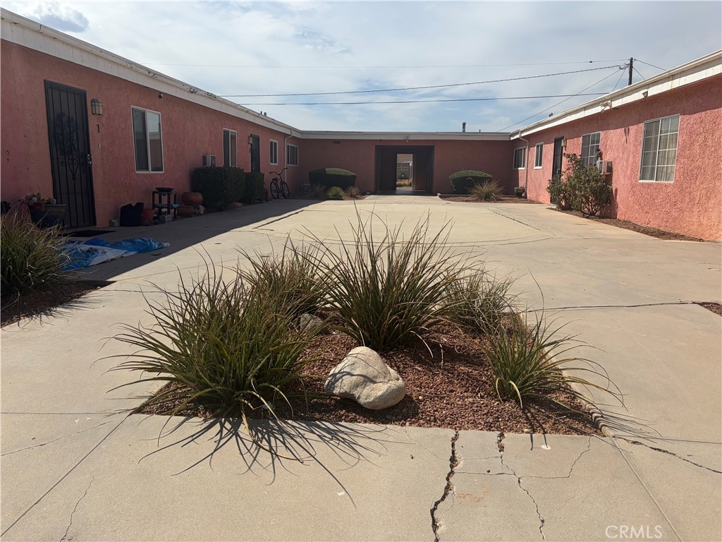 22129 Tehama Road Apple Valley, CA 92308 - Photo 2 of 8 Gallery Image 2