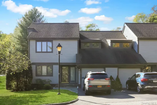 $675,000 | 4 Lily Court, Yorktown Heights, NY 10598