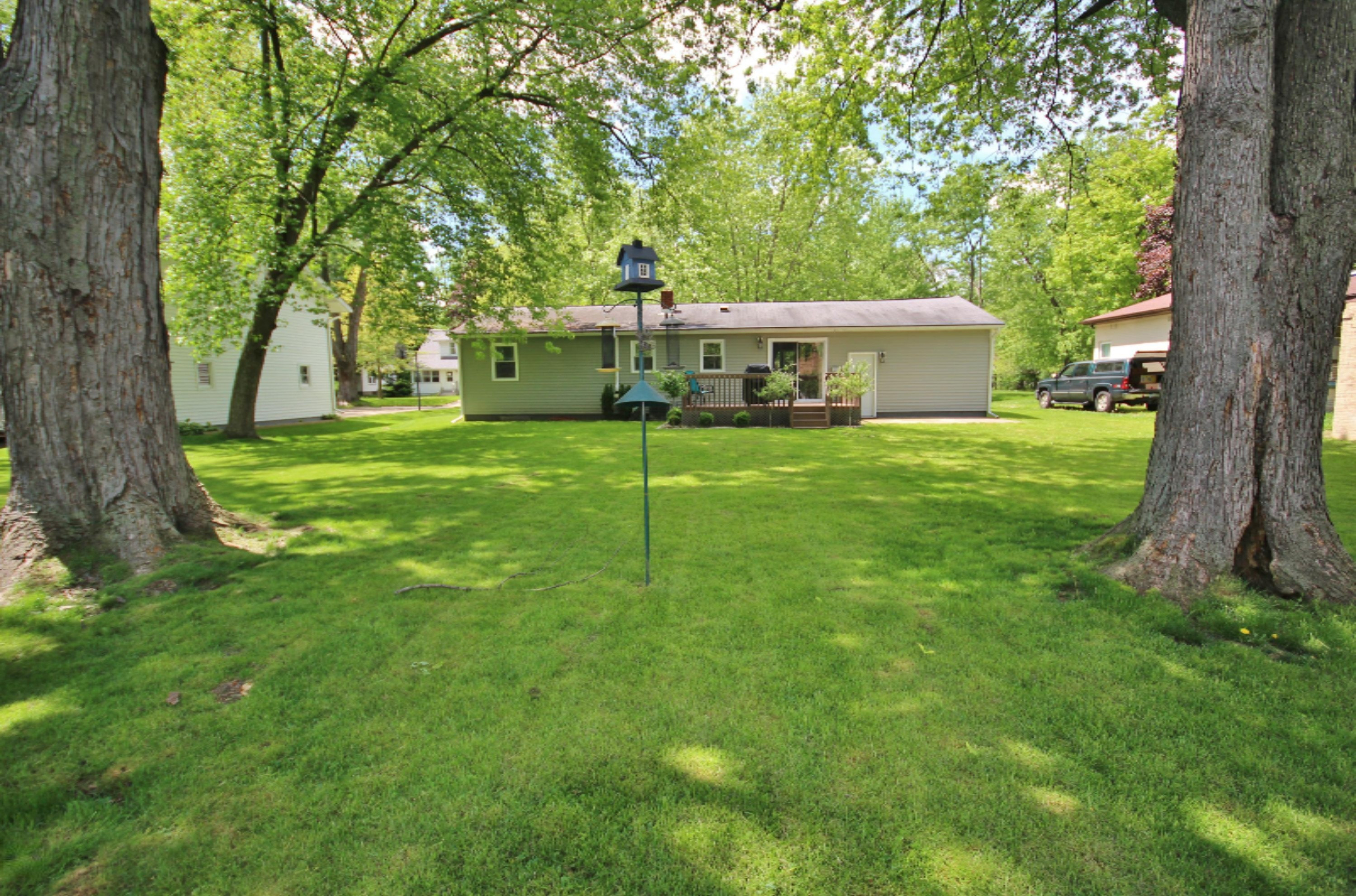 318 South Lincoln Avenue Three Rivers, MI 49093 - Photo 4 of 25 IMG_9328