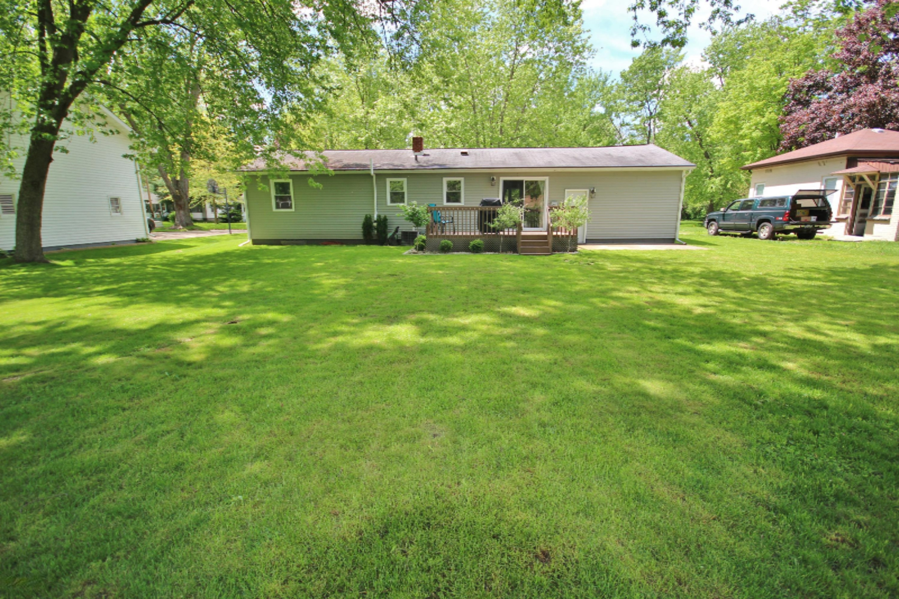 318 South Lincoln Avenue Three Rivers, MI 49093 - Photo 5 of 25 IMG_9329