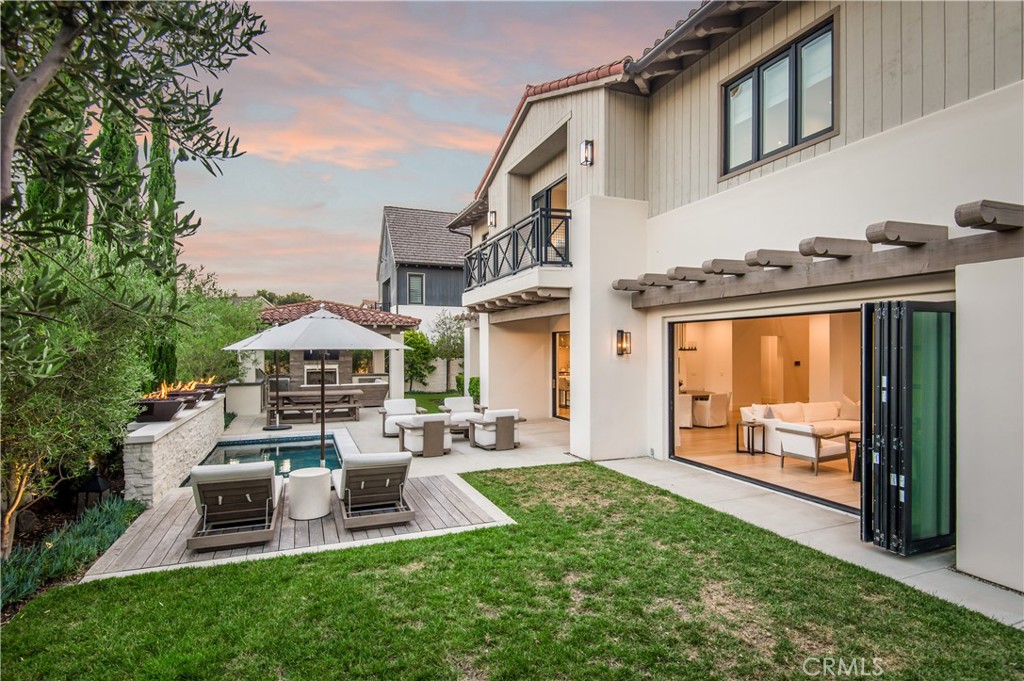 28750 Martingale Drive San Juan Capistrano, CA 92675 - Photo 5 of 45 a front view of a house with garden