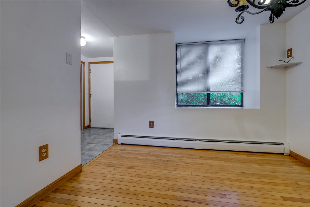 10 Spring Cove Road Nashua, NH 03062 - Photo 3 of 31