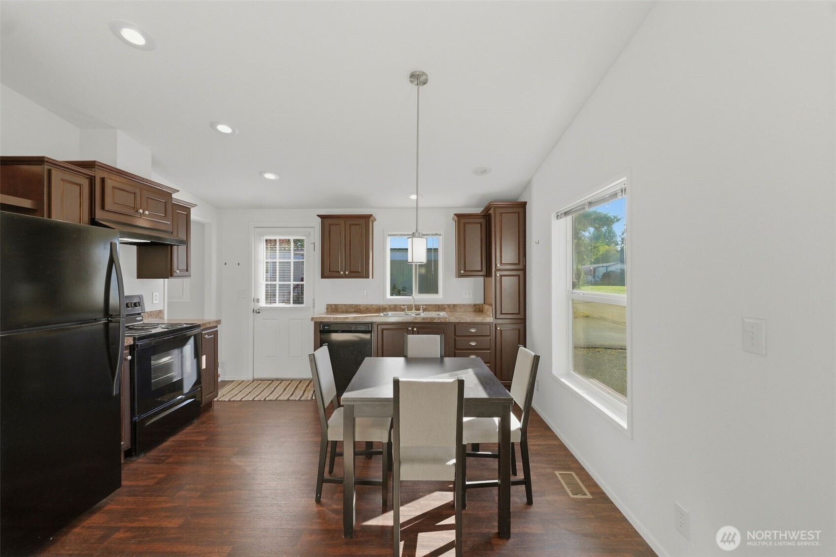 512 Southwest Berry Lake Road, Unit 26 Port Orchard, WA 98367 - Photo 11 of 33 Gallery Image 11
