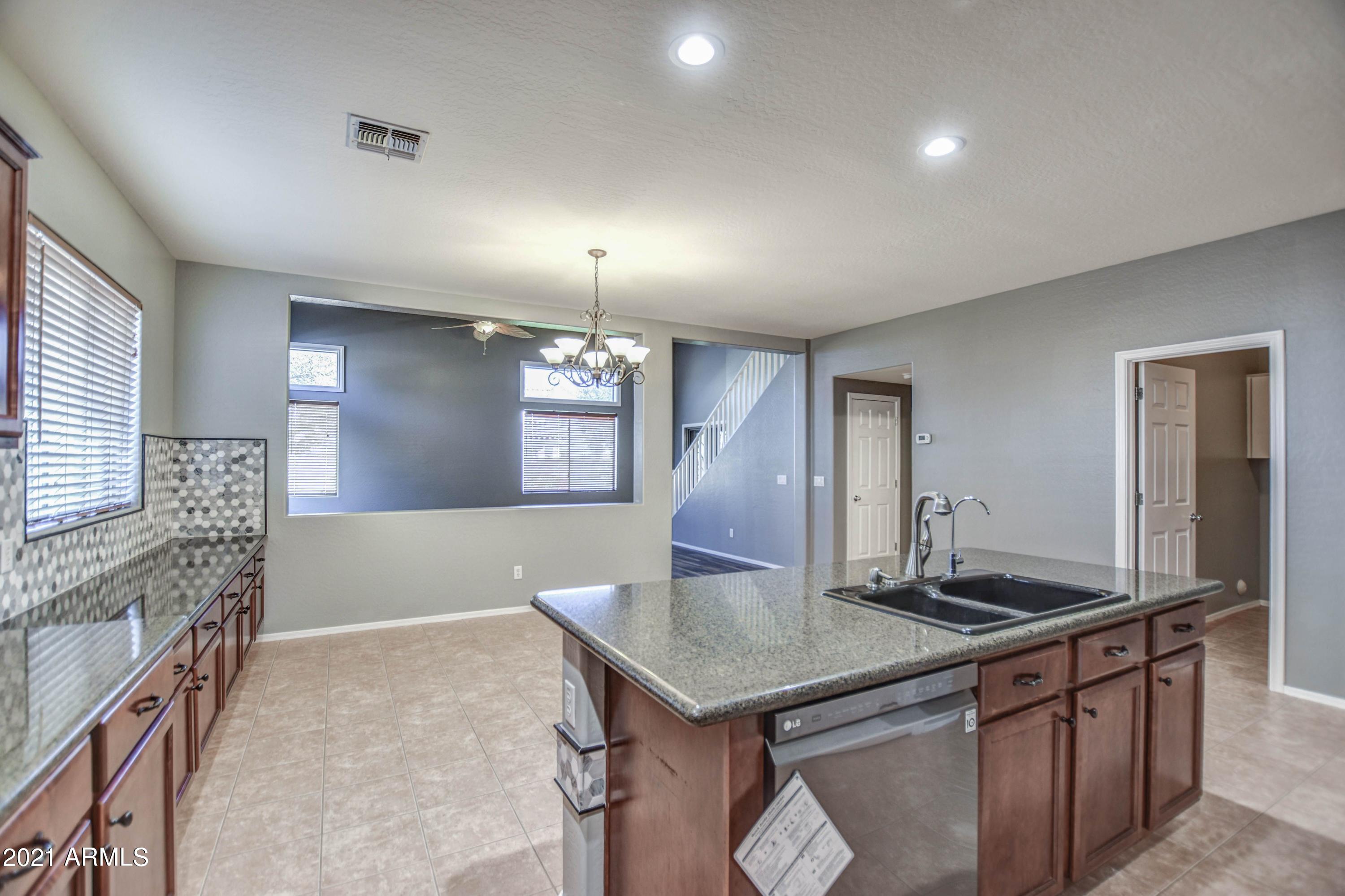 45480 Portabello Road Maricopa, AZ 85139 - Photo 12 of 40 Kitchen 5