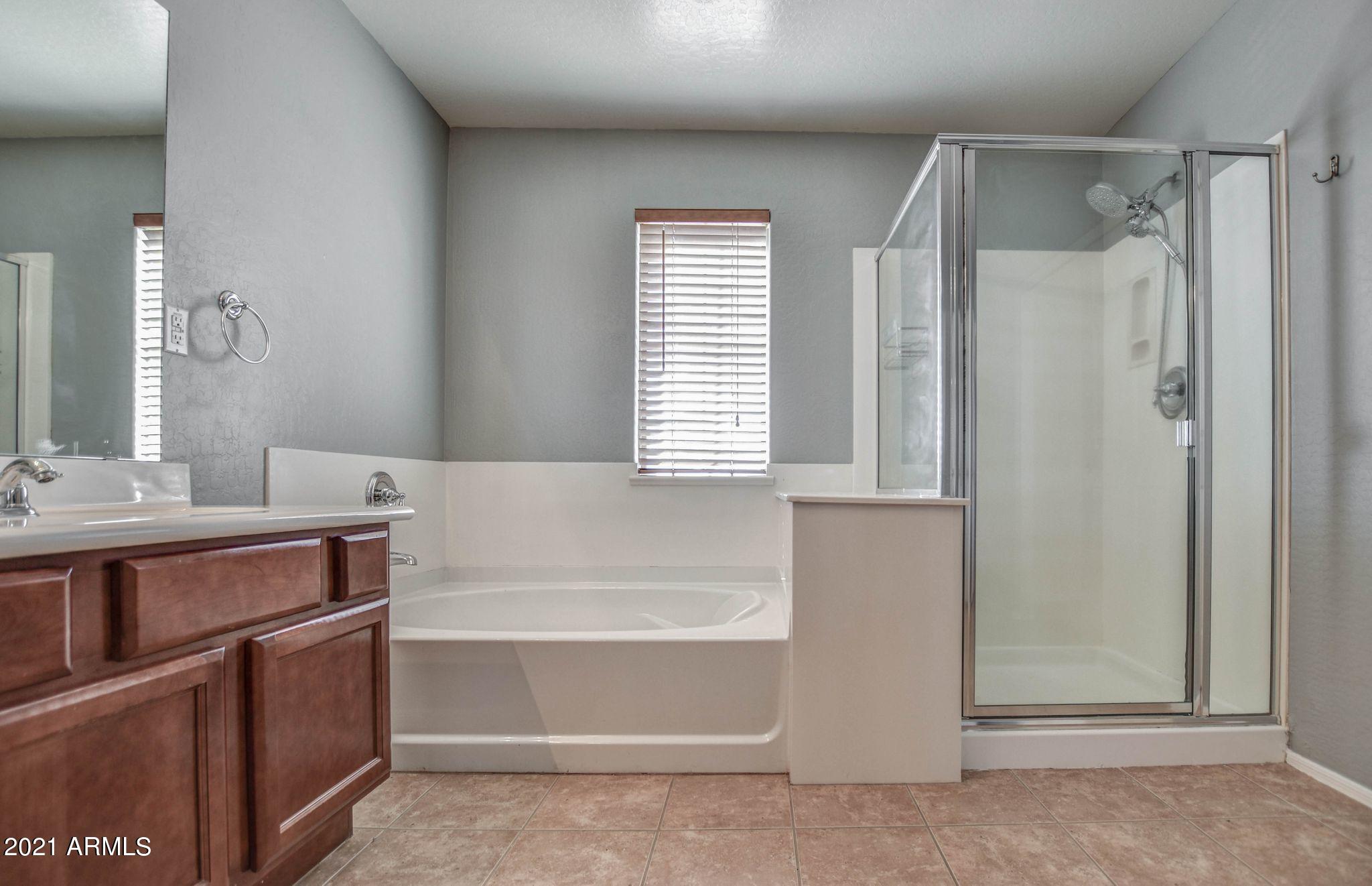 45480 Portabello Road Maricopa, AZ 85139 - Photo 27 of 40 Master Bath