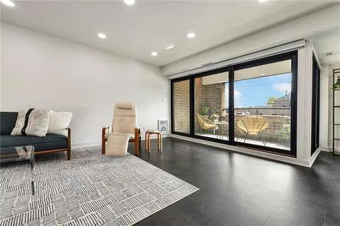 $775,000 | 307 South Dithridge Street, Unit 212, Pittsburgh, PA 15213