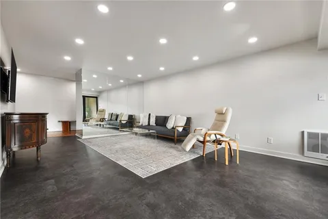 $775,000 | 307 South Dithridge Street, Unit 212, Pittsburgh, PA 15213