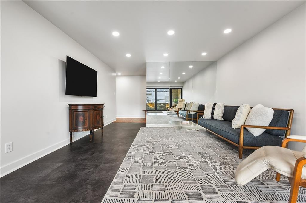 307 South Dithridge Street, Unit 212 Pittsburgh, PA 15213 - Photo 15 of 50