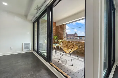 $775,000 | 307 South Dithridge Street, Unit 212, Pittsburgh, PA 15213