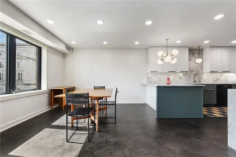 $775,000 | 307 South Dithridge Street, Unit 212, Pittsburgh, PA 15213