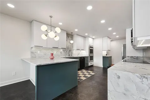 $775,000 | 307 South Dithridge Street, Unit 212, Pittsburgh, PA 15213