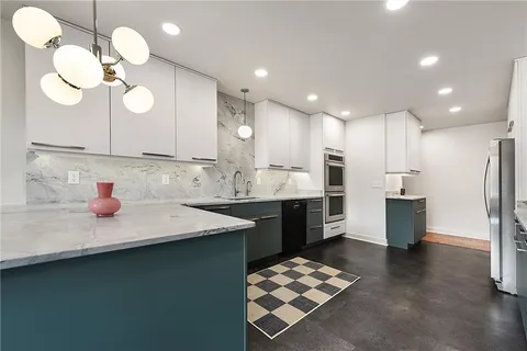 $775,000 | 307 South Dithridge Street, Unit 212, Pittsburgh, PA 15213