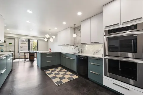 $775,000 | 307 South Dithridge Street, Unit 212, Pittsburgh, PA 15213