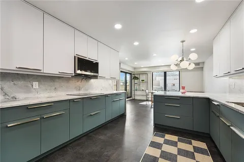 $775,000 | 307 South Dithridge Street, Unit 212, Pittsburgh, PA 15213