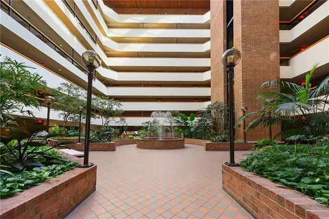 $775,000 | 307 South Dithridge Street, Unit 212, Pittsburgh, PA 15213